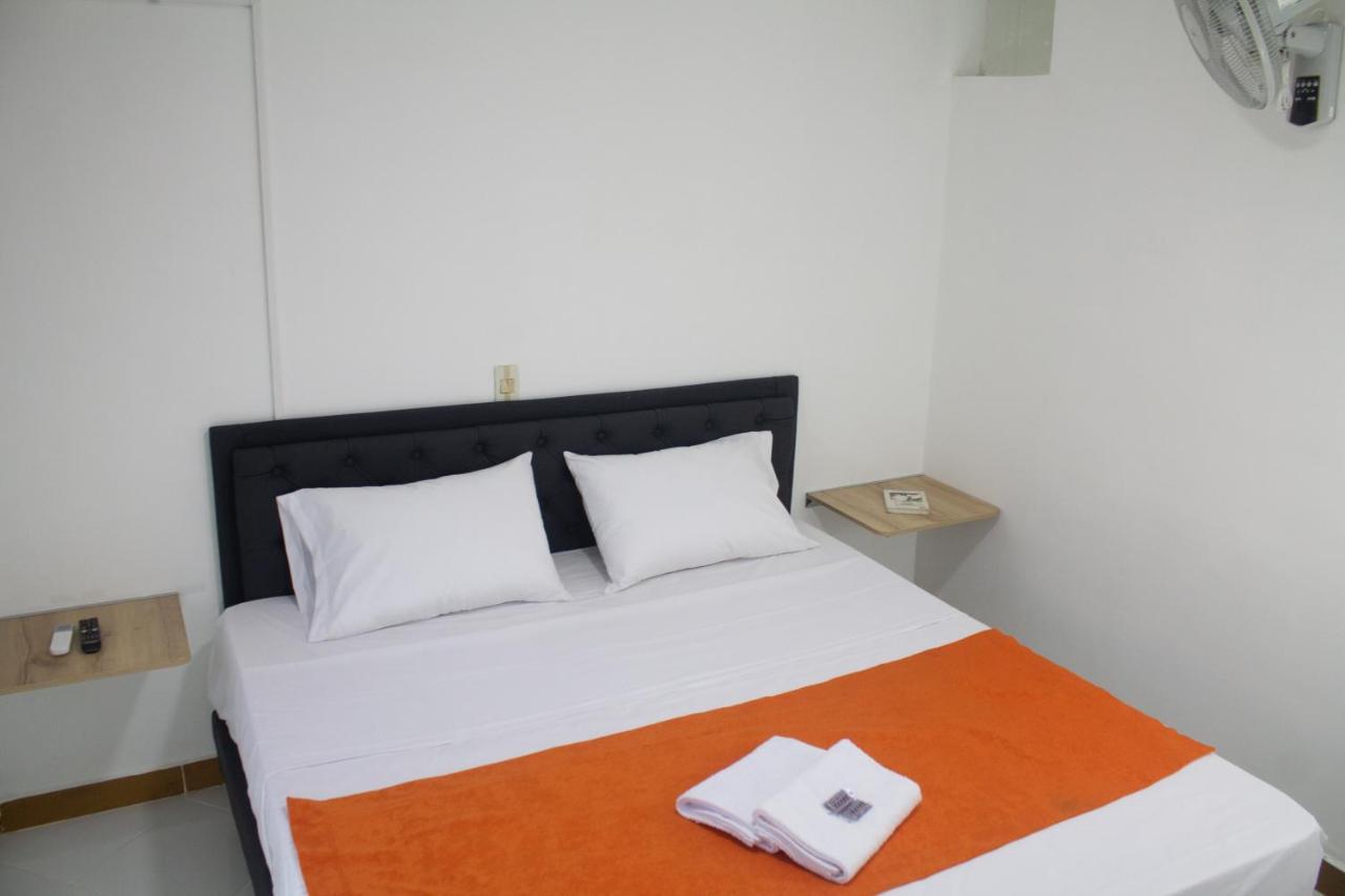 Hotel Picasso 70 Μεντεγίν Εξωτερικό φωτογραφία