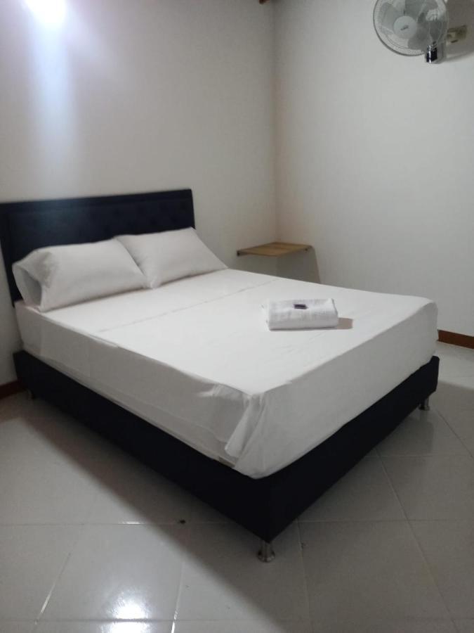 Hotel Picasso 70 Μεντεγίν Εξωτερικό φωτογραφία