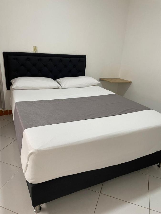 Hotel Picasso 70 Μεντεγίν Εξωτερικό φωτογραφία