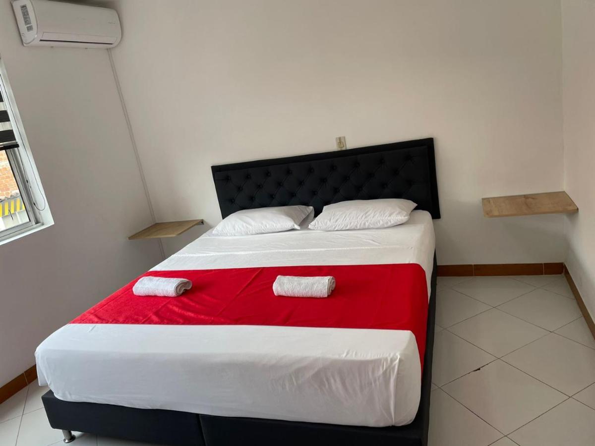 Hotel Picasso 70 Μεντεγίν Εξωτερικό φωτογραφία
